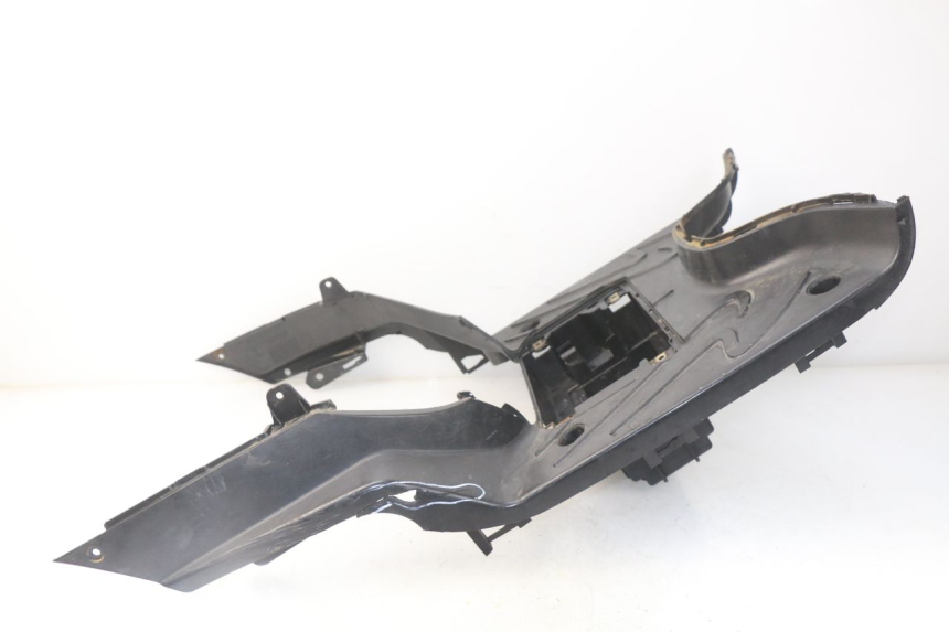 photo de TAPA REPOSAPIES PEUGEOT TWEET 125 (2010 - 2017) - Recambio usado revisado