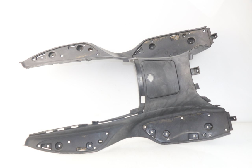 photo de TAPA REPOSAPIES SUZUKI UC EPICURO 125 (1999 - 2003) - Vista principal