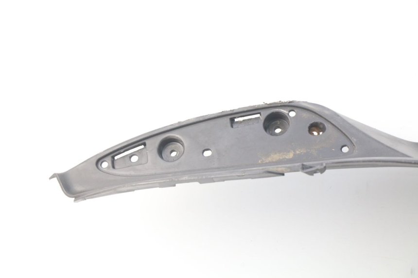 photo de TAPA REPOSAPIES SUZUKI UC EPICURO 125 (1999 - 2003) - Otra vista del artículo