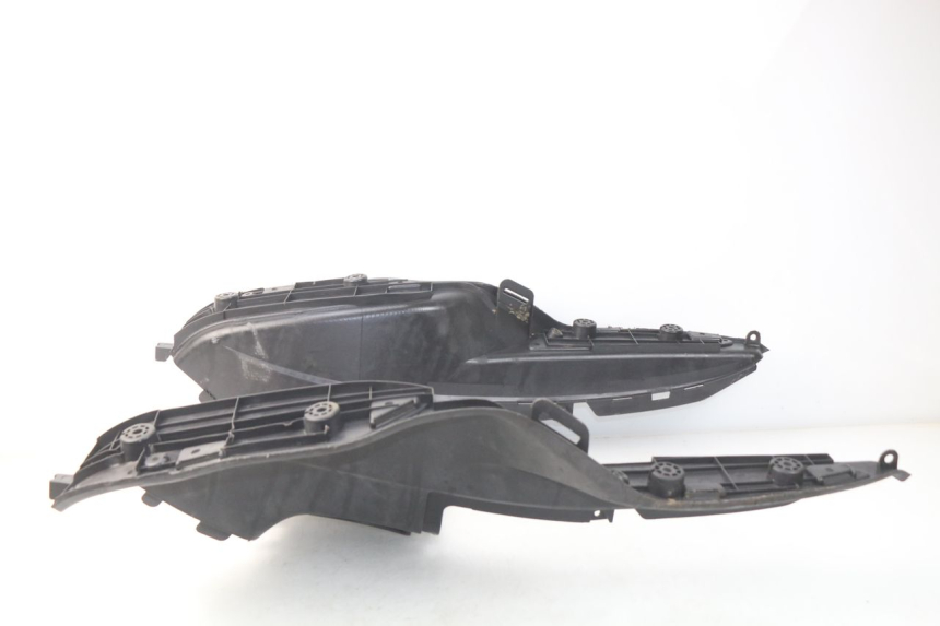 photo de TAPA REPOSAPIES SUZUKI UC EPICURO 125 (1999 - 2003) - Zoom estado de uso