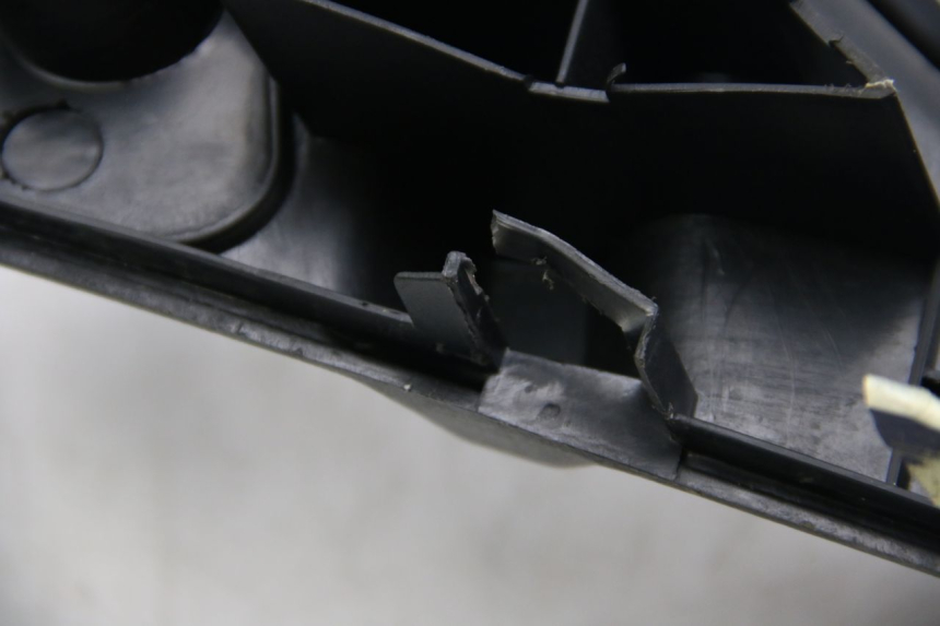 photo de ESTRIBO PEUGEOT V-CLIC VCLIC 50 (2007 - 2013) - Recambio usado revisado