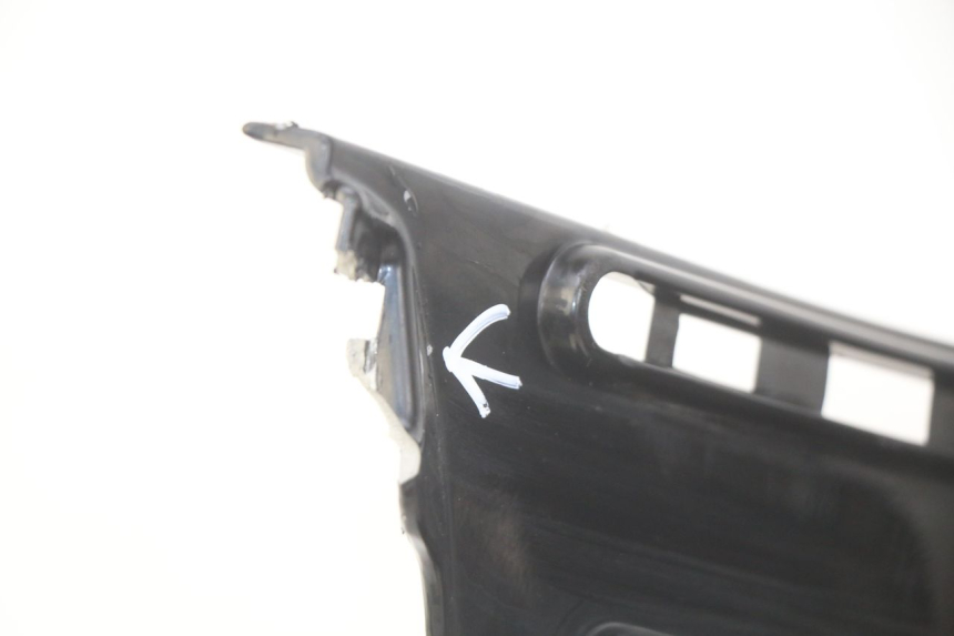 photo de TAPA REPOSAPIES PIAGGIO VESPA GTS SUPER IE 125 (2009 - 2016) - Características distintivas