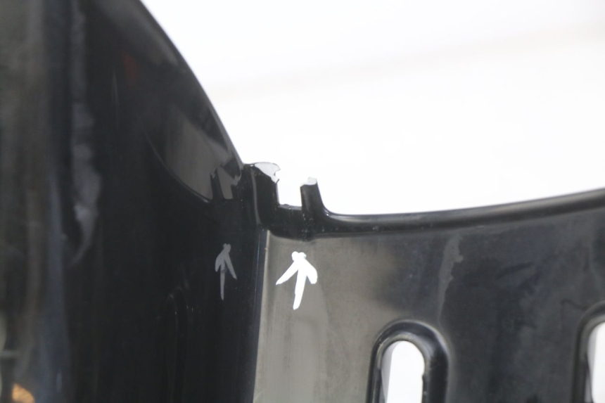 photo de TAPA REPOSAPIES PIAGGIO VESPA GTS SUPER IE 125 (2009 - 2016) - Detalles de los puntos de fijación