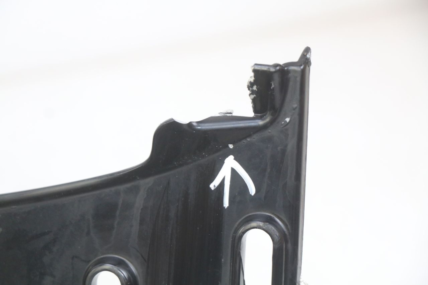 photo de TAPA REPOSAPIES PIAGGIO VESPA GTS SUPER IE 125 (2009 - 2016) - Estado de la superficie y material