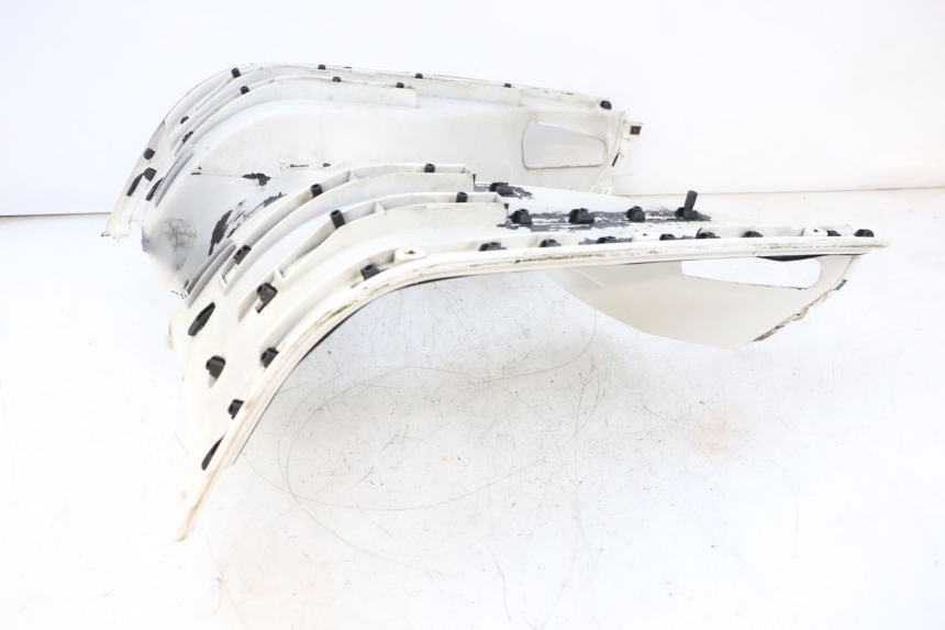 photo de TAPA REPOSAPIES PIAGGIO VESPA GTS SUPER IE 125 (2009 - 2016) - Detalle de la pieza