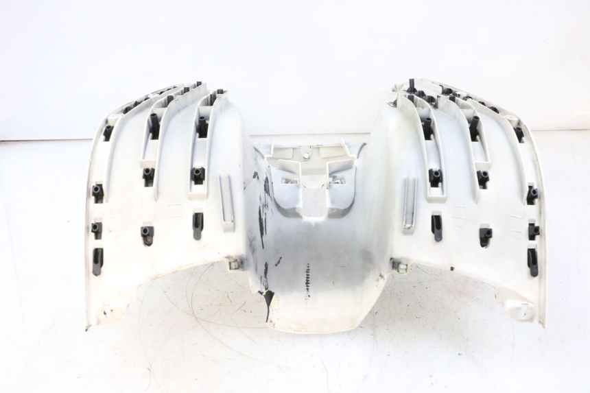 photo de TAPA REPOSAPIES PIAGGIO VESPA GTS SUPER IE 125 (2009 - 2016) - Zoom estado de uso