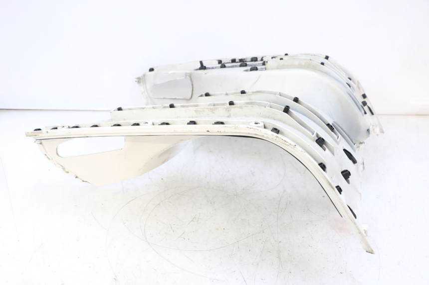 photo de TAPA REPOSAPIES PIAGGIO VESPA GTS SUPER IE 125 (2009 - 2016) - Otra perspectiva