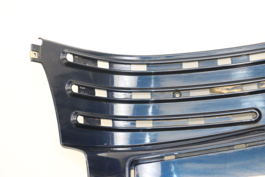 photo de TAPA REPOSAPIES PIAGGIO VESPA LX 125 (2005 - 2010) - Foto de producto adicional