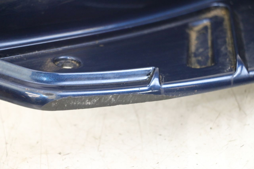 photo de TAPA REPOSAPIES PIAGGIO VESPA LX 125 (2005 - 2010) - Estado de la superficie y material