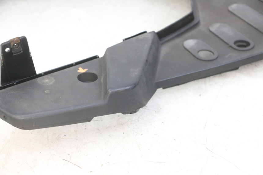 photo de ESTRIBO PEUGEOT VIVACITY NEW 2T 50 (2008 - 2017) - Detalles de los puntos de fijación