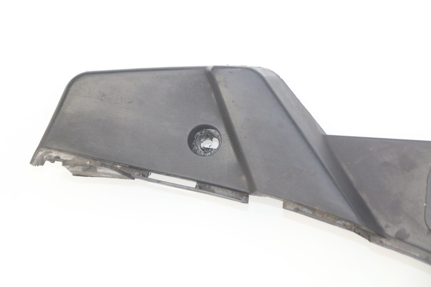 photo de ESTRIBO PEUGEOT VIVACITY NEW 4T 50 (2008 - 2017) - Zoom sobre los componentes