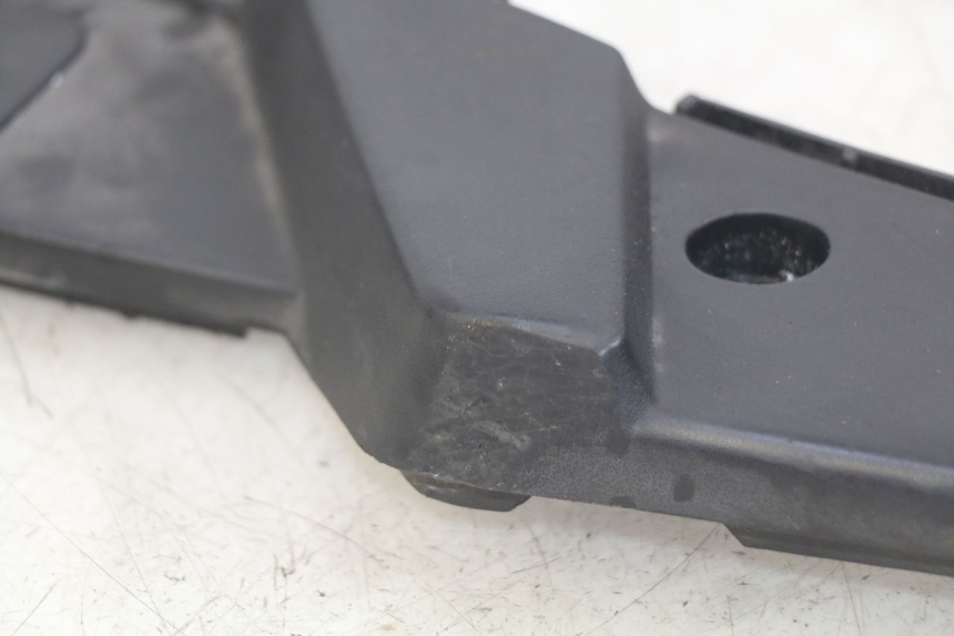 photo de ESTRIBO PEUGEOT VIVACITY NEW 4T 50 (2008 - 2017) - Detalles de los puntos de fijación