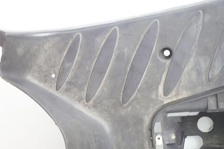 photo de TAPA REPOSAPIES PEUGEOT VIVACITY 100 (1999 - 2008) - Detalle de la pieza