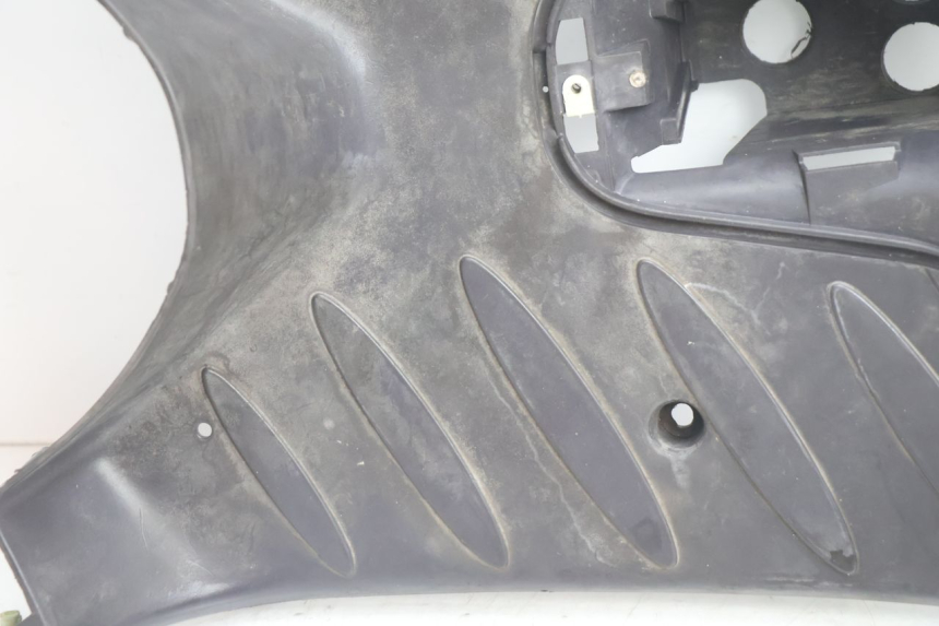 photo de TAPA REPOSAPIES PEUGEOT VIVACITY 100 (1999 - 2008) - Zoom estado de uso
