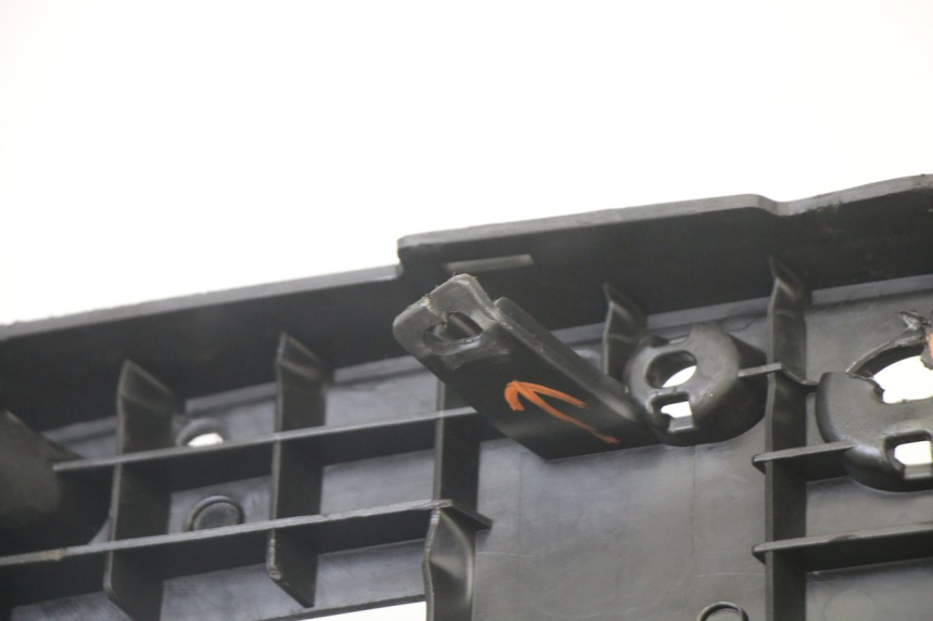 photo de ESTRIBO YAMAHA X-MAX XMAX 125 (2010 - 2013) - Otra vista del artículo