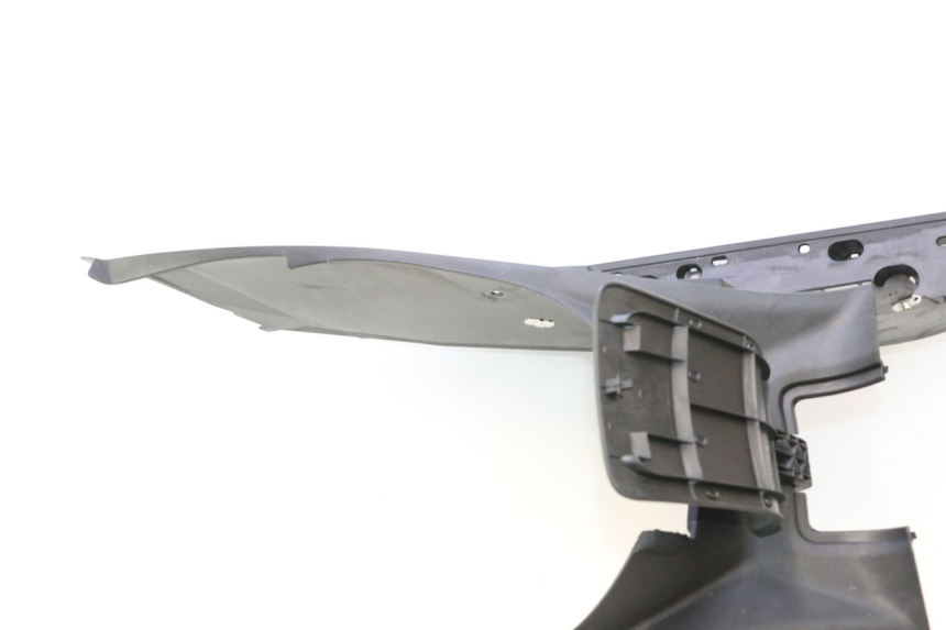 photo de ESTRIBO YAMAHA X-MAX XMAX 125 (2010 - 2013) - Primer plano técnico