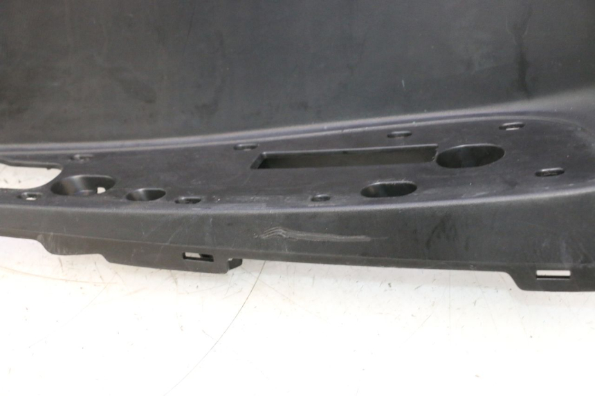 photo de ESTRIBO YAMAHA X-MAX XMAX 125 (2010 - 2013) - Detalles de los puntos de fijación