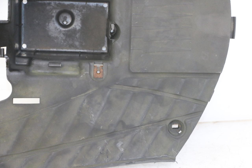 photo de TAPA REPOSAPIES YAMAHA BW'S NG NEXT GENERATION 50 (1996 - 2003) - Primer plano de alta resolución