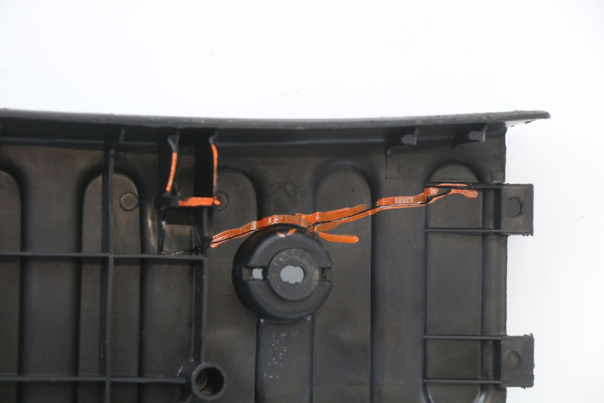 photo de TAPA REPOSAPIES YAMAHA YE ZEST 50 (1992 - 1998) - Vista general del producto