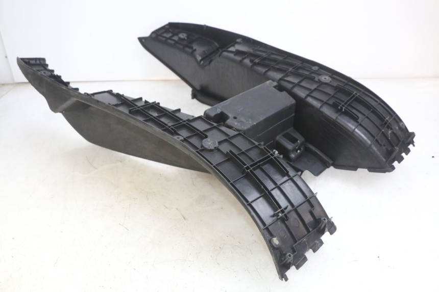 photo de ESTRIBO YAMAHA YP MAJESTY 125 (1998 - 2001) - Primer plano técnico