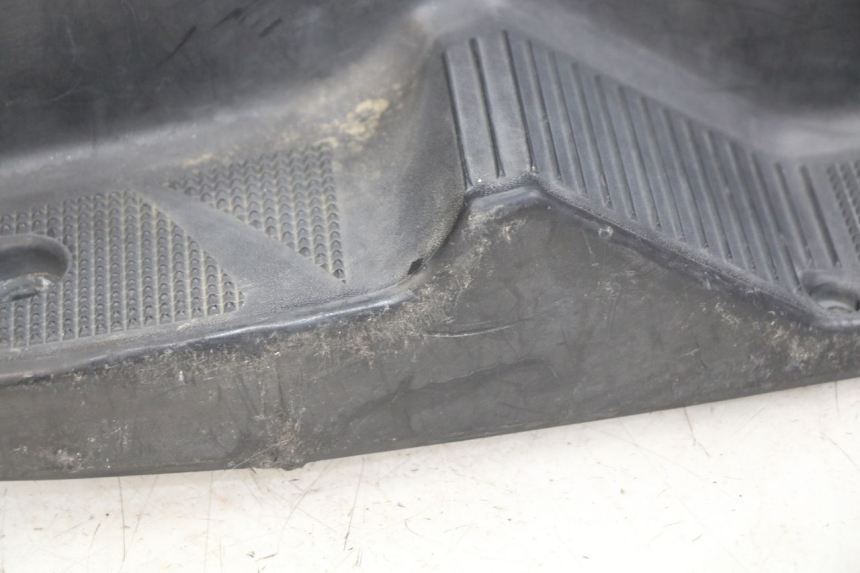 photo de ESTRIBO YAMAHA YP MAJESTY 125 (1998 - 2001) - Detalles de los puntos de fijación