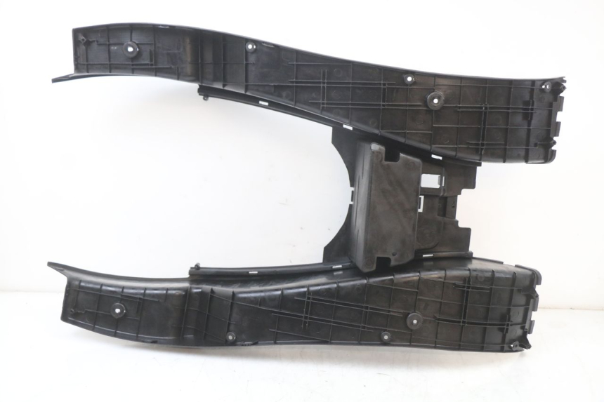 photo de TAPA REPOSAPIES YAMAHA YP MAJESTY 125 (2002 - 2006) - Vista general del producto