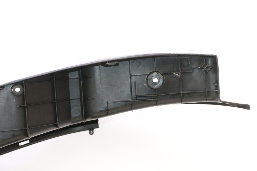 photo de TAPA REPOSAPIES YAMAHA YP MAJESTY 125 (2002 - 2006) - Primer plano de alta resolución