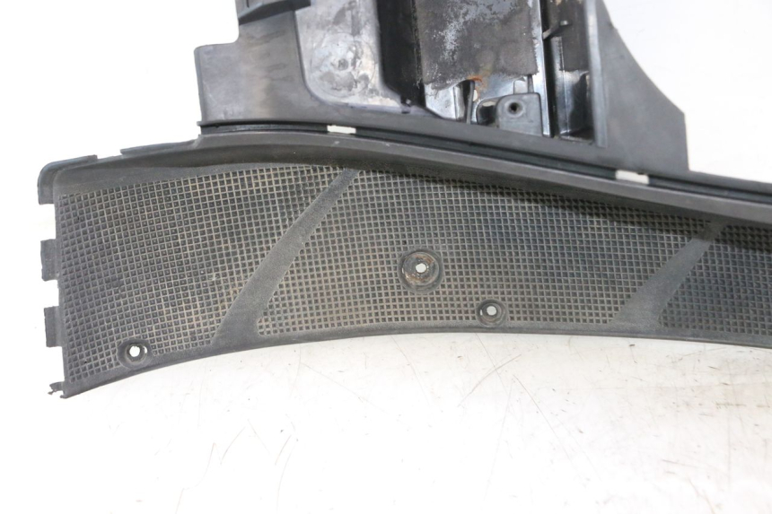 photo de TAPA REPOSAPIES YAMAHA YP MAJESTY 125 (2002 - 2006) - Zoom calidad de ocasión