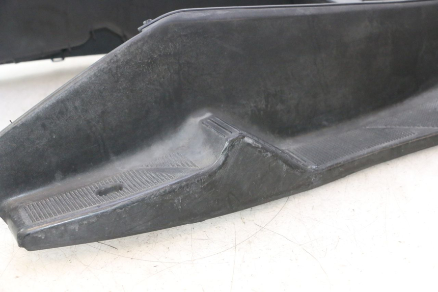 photo de TAPA REPOSAPIES YAMAHA YP MAJESTY 125 (2002 - 2006) - Vista general del producto