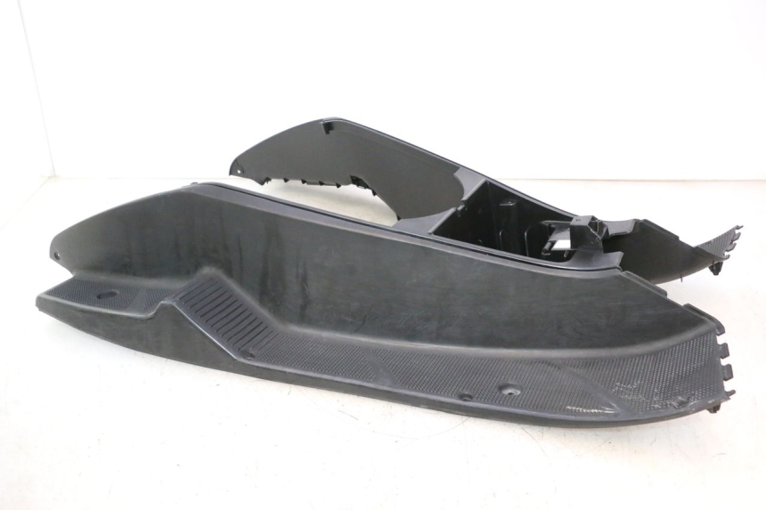 photo de TAPA REPOSAPIES YAMAHA YP MAJESTY 125 (2002 - 2006) - Características distintivas