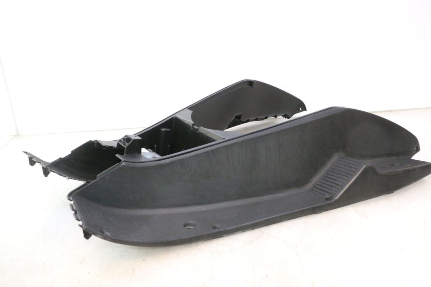 photo de TAPA REPOSAPIES YAMAHA YP MAJESTY 125 (2002 - 2006) - Foto de producto adicional