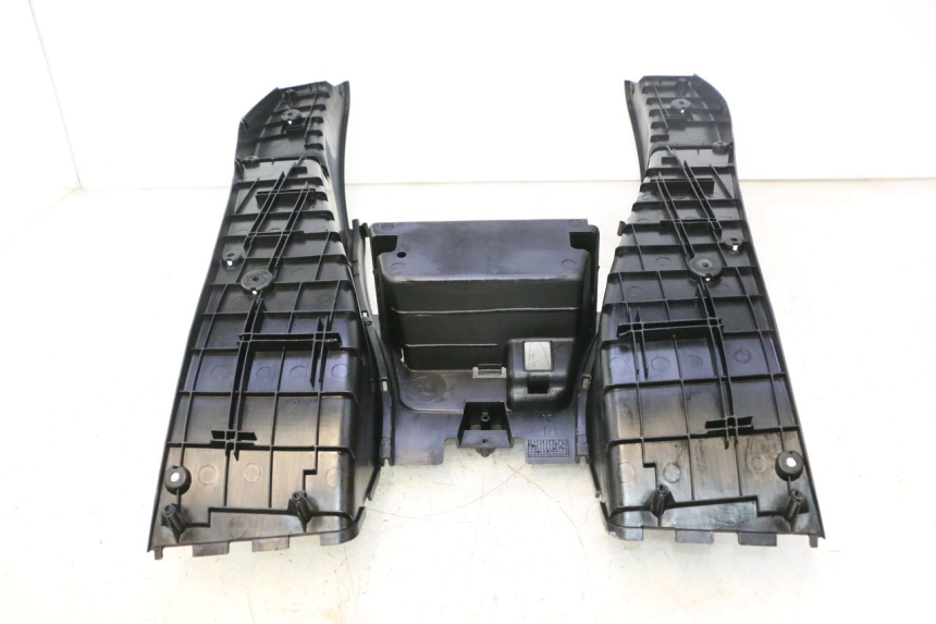 photo de TAPA REPOSAPIES YAMAHA YP MAJESTY 125 (2002 - 2006) - Zoom calidad de ocasión