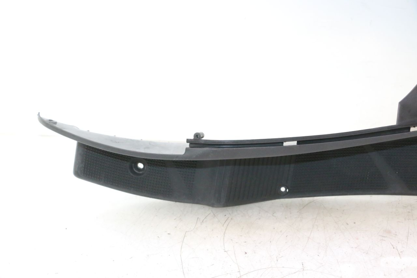 photo de TAPA REPOSAPIES YAMAHA YP MAJESTY 125 (2002 - 2006) - Otra perspectiva