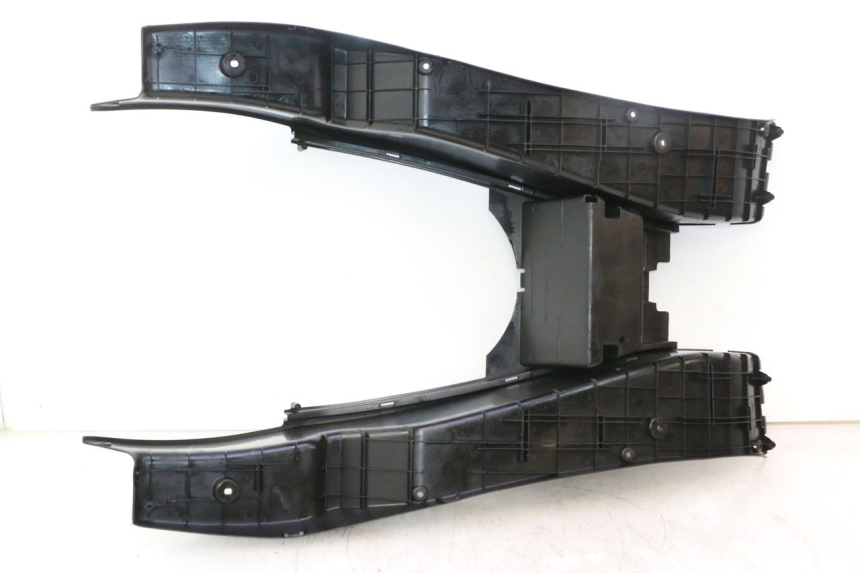 photo de TAPA REPOSAPIES YAMAHA YP MAJESTY 125 (2002 - 2006) - Vista general del producto