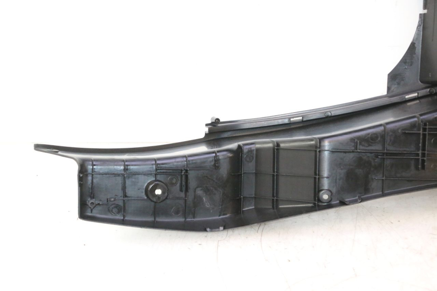 photo de TAPA REPOSAPIES YAMAHA YP MAJESTY 125 (2002 - 2006) - Estado de la superficie y material