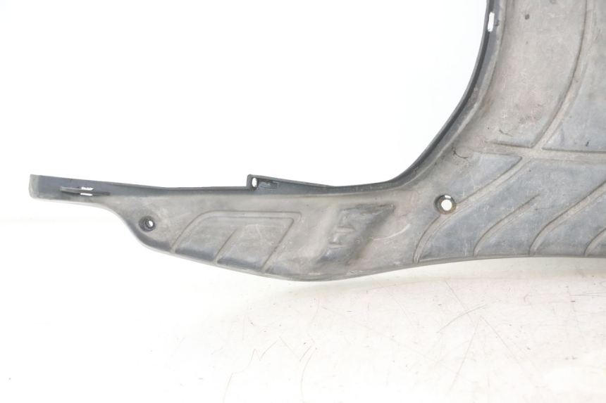photo de TAPA REPOSAPIES PIAGGIO ZIP 4T 50 (2006 - 2017) - Inspección visual detallada