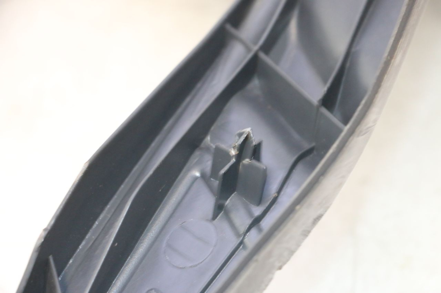 photo de TAPA REPOSAPIES PIAGGIO ZIP 4T 50 (2006 - 2017) - Zoom estado de uso