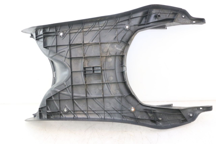 photo de TAPA REPOSAPIES PIAGGIO ZIP 4T 50 (2006 - 2017) - Detalles de los puntos de fijación