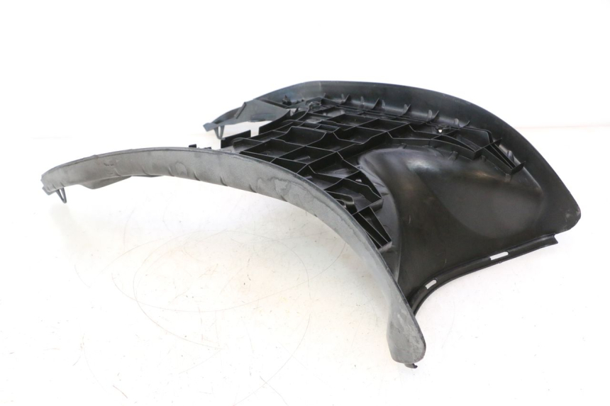 photo de TAPA REPOSAPIES PIAGGIO ZIP IGET 4T 50 (2021 - 2023) - Primer plano técnico