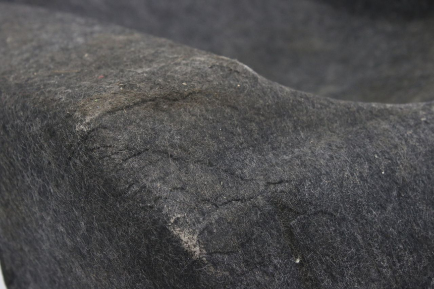 photo de MOQUETA BAÚL SUZUKI AN BURGMAN 400 (2006 - 2010) - Zoom estado de uso