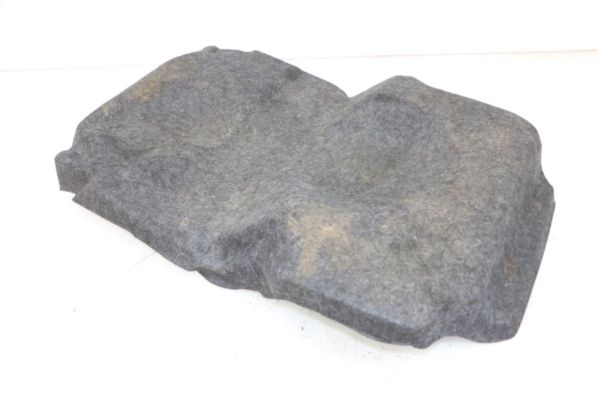 photo de COFRE ALFOMBRA SUZUKI BURGMAN 650 (2013 - 2020) - Detalle de la pieza