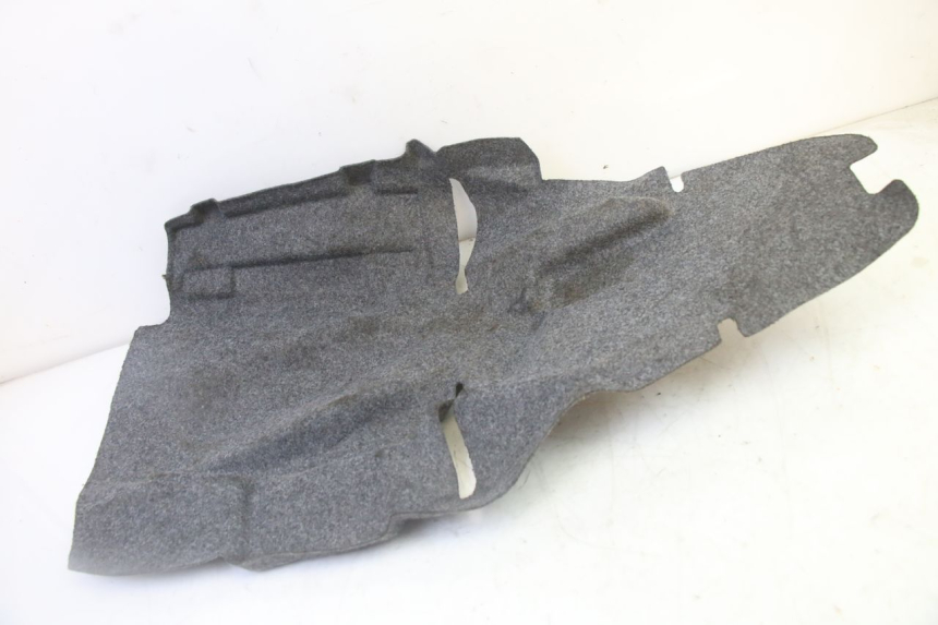 photo de MOQUETA BAÚL HONDA FES S-WING SWING ABS 125 (2007 - 2015) - Detalle de la pieza