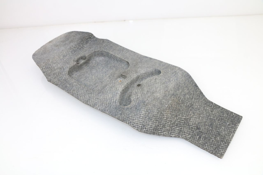 photo de COFRE ALFOMBRA KYMCO GRAND DINK 125 (2008 - 2014) - Detalle de la pieza