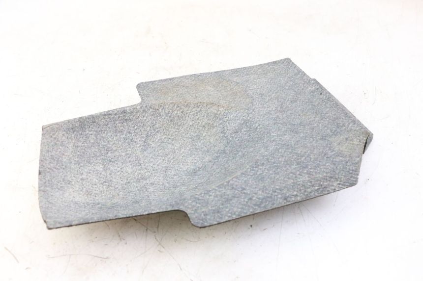 photo de COFRE ALFOMBRA KYMCO XCITING 500 (2007 - 2010) - Zoom estado de uso