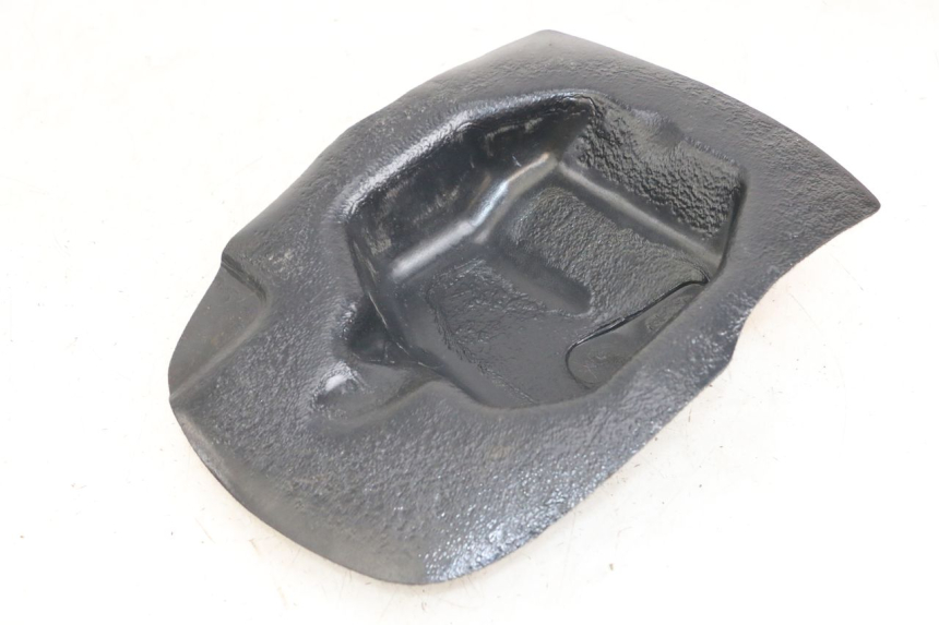 photo de COFRE ALFOMBRA SYM MIO 50 (2005 - 2010) - Detalle de la pieza