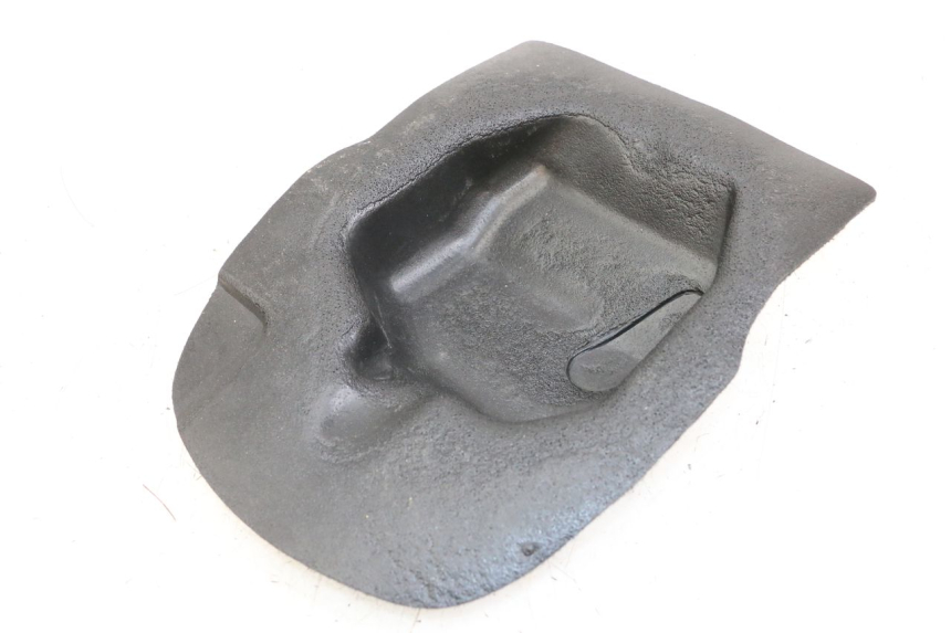 photo de COFRE ALFOMBRA SYM MIO 50 (2011 - 2017) - Zoom estado de uso