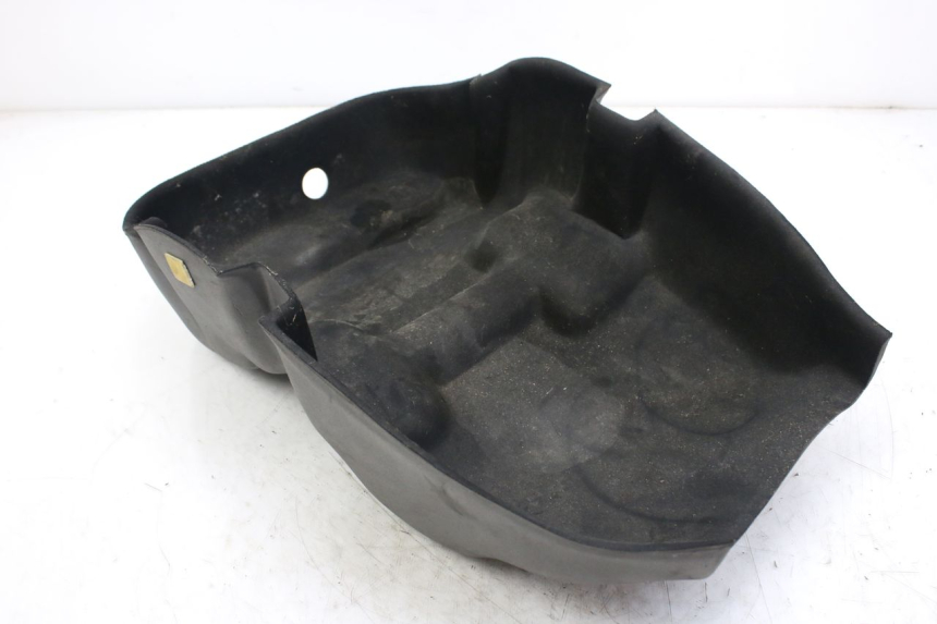 photo de MOQUETA BAÚL PEUGEOT SATELIS 125 (2010 - 2012) - Estado de la superficie y material