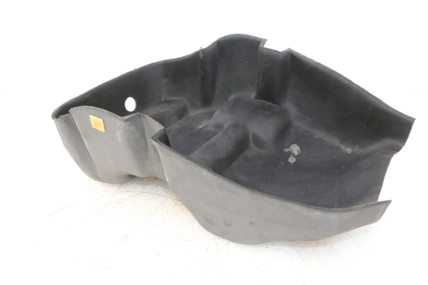 photo de COFRE ALFOMBRA PEUGEOT SATELIS 125 (2006 - 2009) - Primer plano técnico