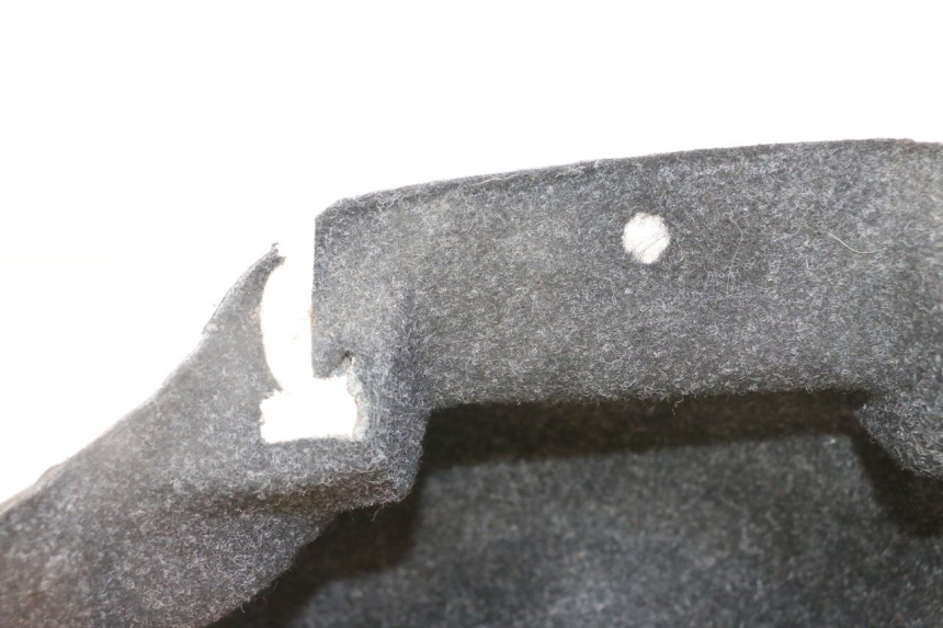 photo de COFRE ALFOMBRA PIAGGIO SUPER LX 125 (2000 - 2003) - Zoom estado de uso