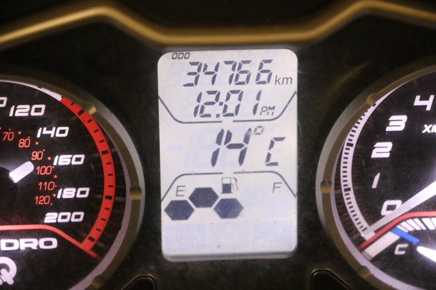 photo de MOTOR QUADRO 4 4D 350 (2015 - 2018) - Zoom estado de uso